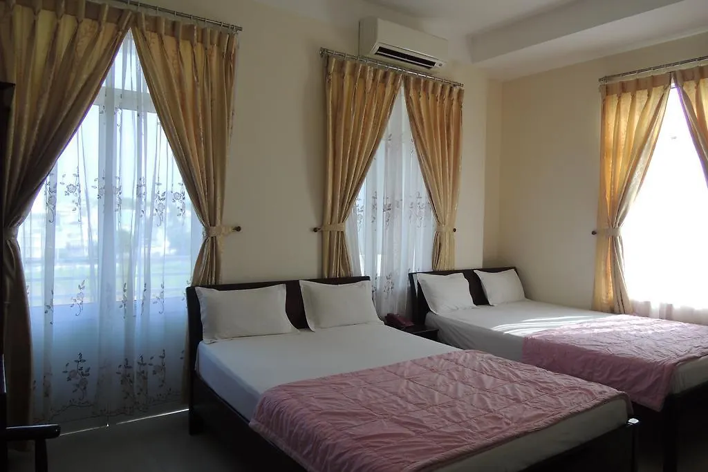 Tuan Thuy Hotel Nha Trang 2*,